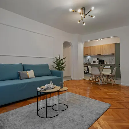 Ultracentral Metro Steps 2 Bdrm Bucareste