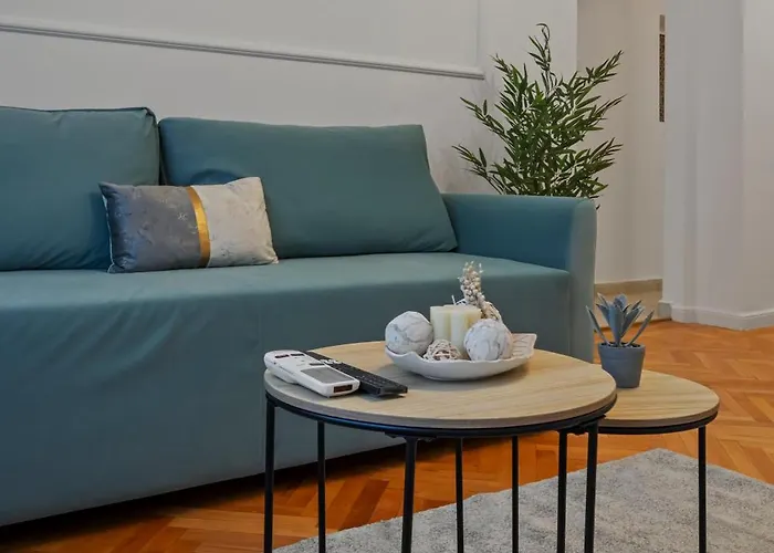 Ultracentral Metro Steps 2 Bdrm * Bucareste