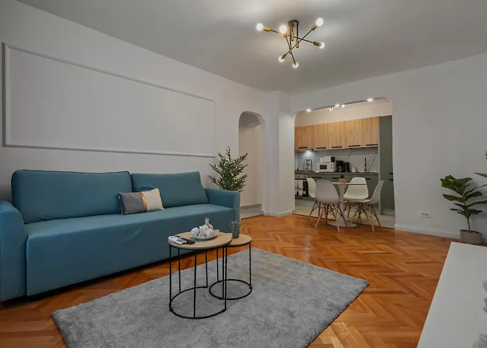 Ultracentral Metro Steps 2 Bdrm Bucareste