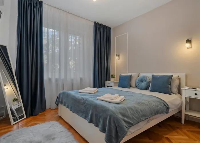 Ultracentral Metro Steps 2 Bdrm Apartamento