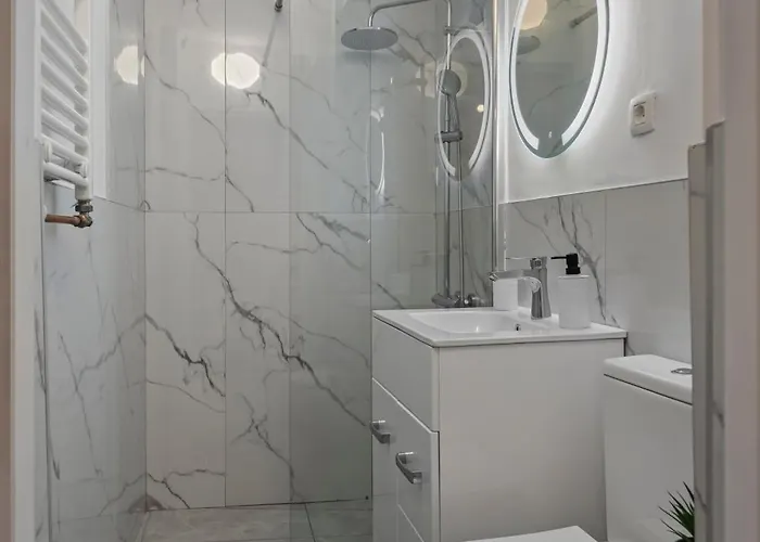 Ultracentral Metro Steps 2 Bdrm Apartamento