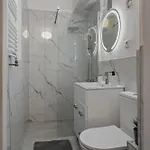 Ultracentral Metro Steps 2 Bdrm Апартаменти