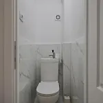 Ultracentral Metro Steps 2 Bdrm Бухарест