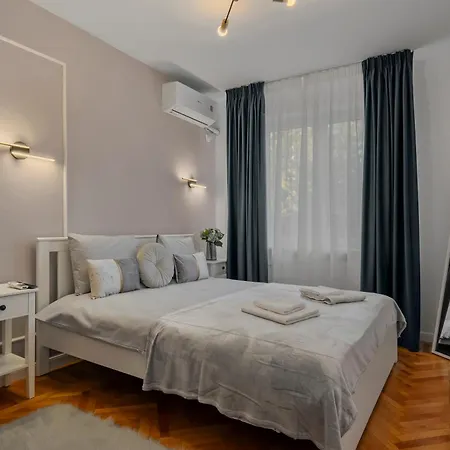 Ultracentral Quiet Velvet Bliss * Bucureşti