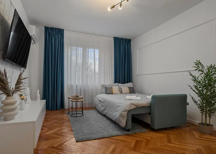 Ultracentral Metro Steps 2 Bdrm Apartment Bukarest