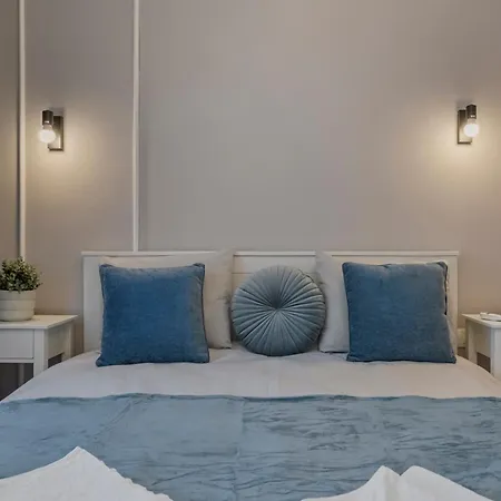 Ultracentral Metro Steps 2 Bdrm * Bucarest