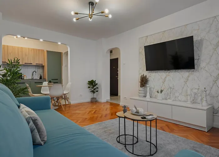 Ultracentral Metro Steps 2 Bdrm * Bucarest